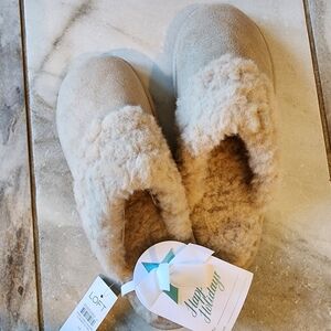 LOFT Tan and Cream Women's Slippers